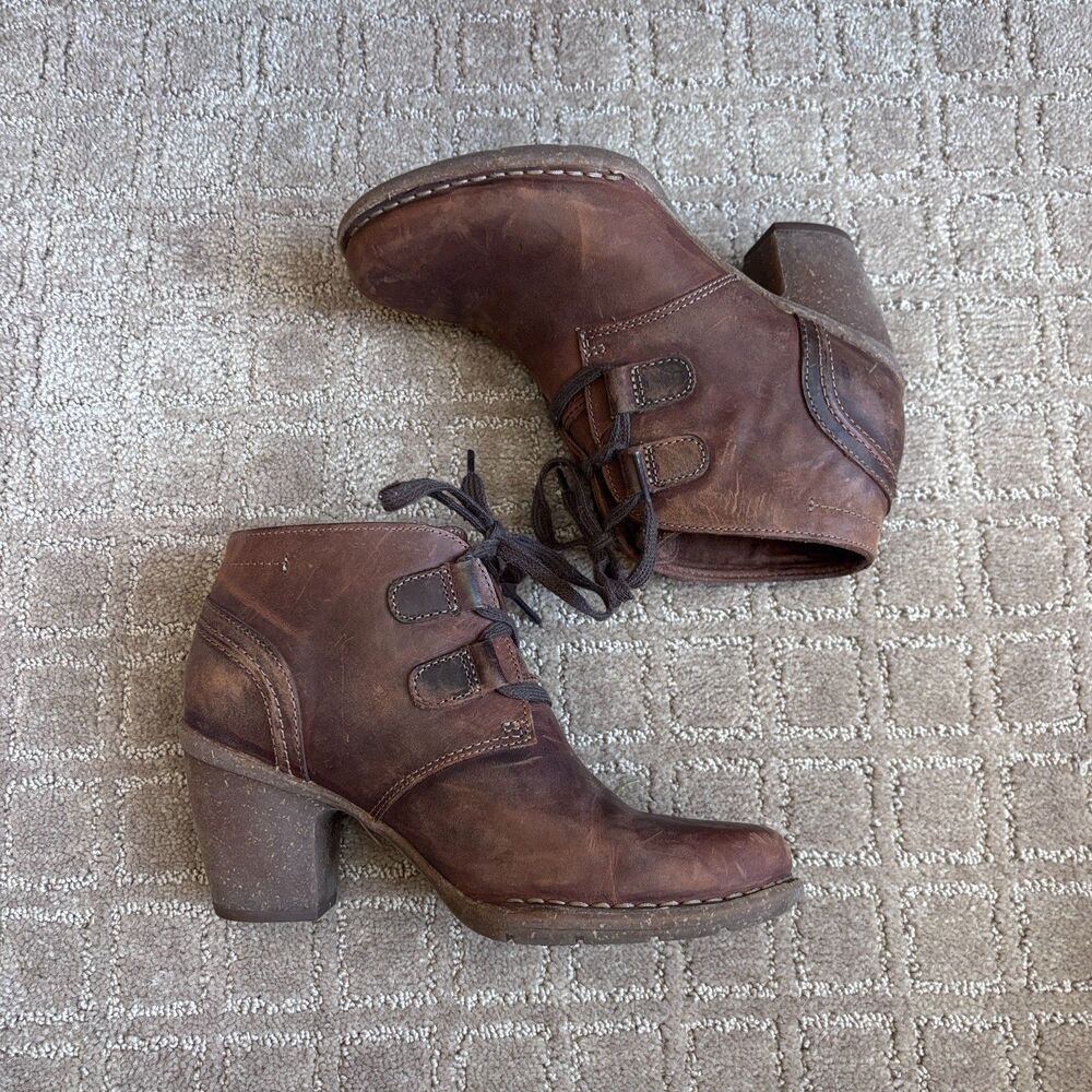 Clarks Carleta Lyon Ankle Boots Womens 7 Brown Leather Lace Up Block Heel Bootie